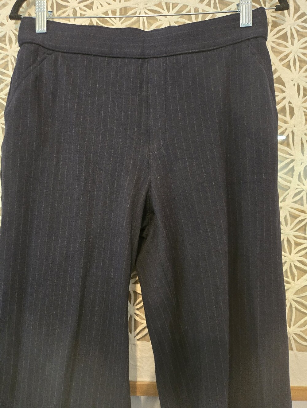 Spanx PerfectFit Wide Leg Ponte Dress Pants Navy Gray Pinstripe Size Medium - Picture 5 of 10